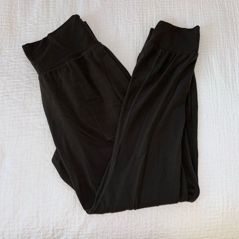 ATHLETA salutation jogger size medium, olive green